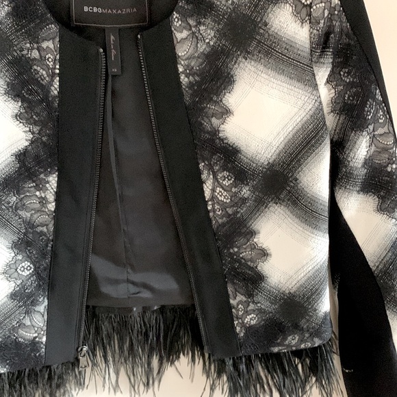 BCBG Quincy Ostrich Feather Trim Lace Detail Black White Crop Blazer Jacket 🖤 - Picture 13 of 16